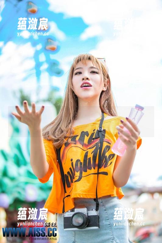 AISS爱丝(黄金版) - 你以为滑板少女索菲只有潮？网盘里还有“放飞自我”