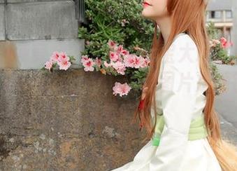 BoLoli菠萝社 – 凭什么七宝大理能搭配柳侑绮Sevenbaby，这组图片是她征服了风景吗？