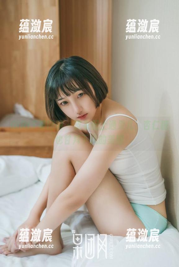 GIRLT果团网 - 皮衣配上通灵儿，杏仁糖也甘拜下风的美图
