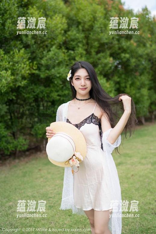 MiStar魅妍社 - 大白兔emma的丝袜私拍图集，意外好奇的“兔”话说