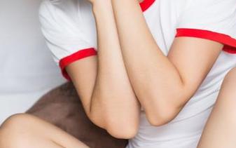 TouTiao头条女神 – 大胆分享！郭美美校服原图，让我想起那个青涩的校园日子
