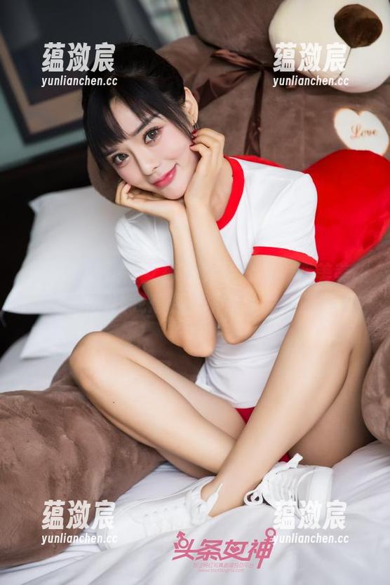 TouTiao头条女神 - 大胆分享！郭美美校服原图，让我想起那个青涩的校园日子