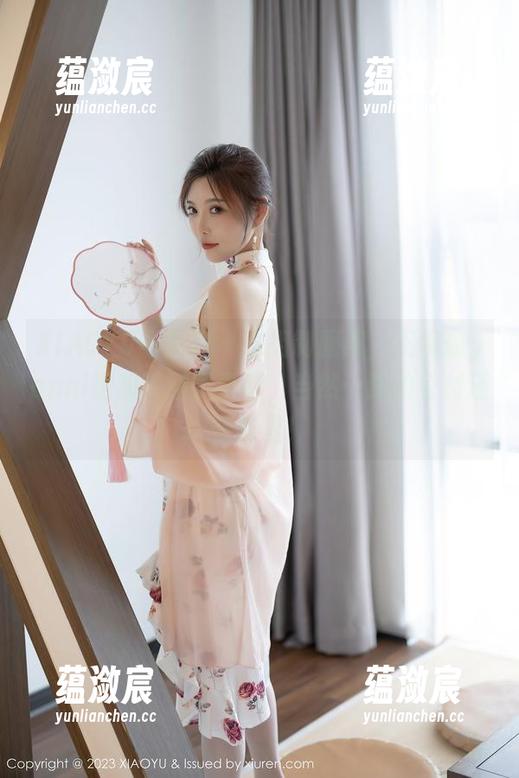 XIAOYU语画界 - 这组制服照，王馨瑶yanni把我带回了青春，当然…我的身材还在家里！