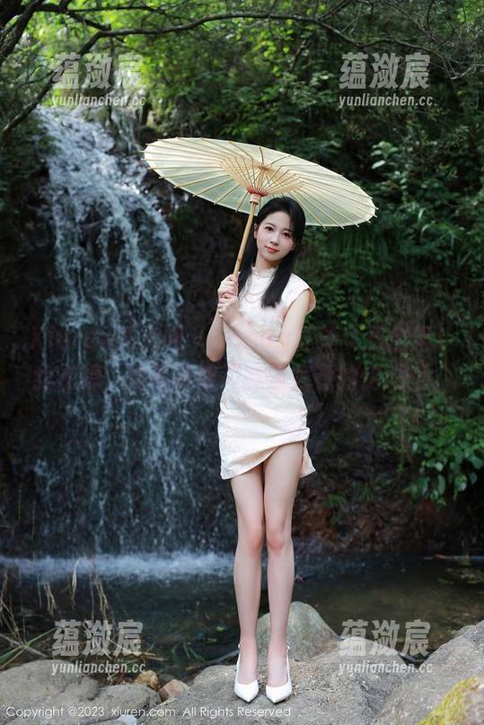 Xiuren秀人网 - Candy糖糖女王全集：我在想，这写真能不能当晚餐的饱腹感。