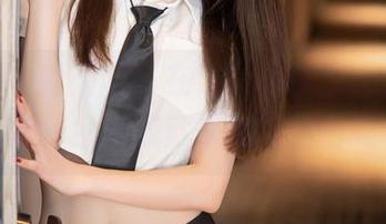 Xiuren秀人网 – 在线！周慕汐fairy的女王套餐，今天我就来挑挑你们的审美。