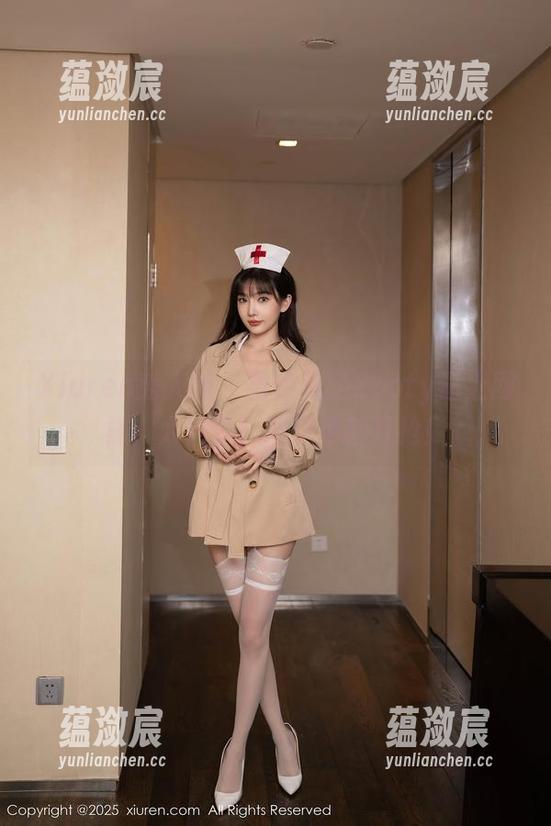 Xiuren秀人网 - 当徐莉芝Booty遇上网袜：太火了！图包更新开抢！