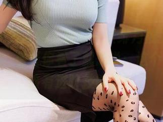 Xiuren秀人网 – 给你一张绯月樱-Chery的图片，保证你看了就想说：这个礼服应该有进阶技能吧？