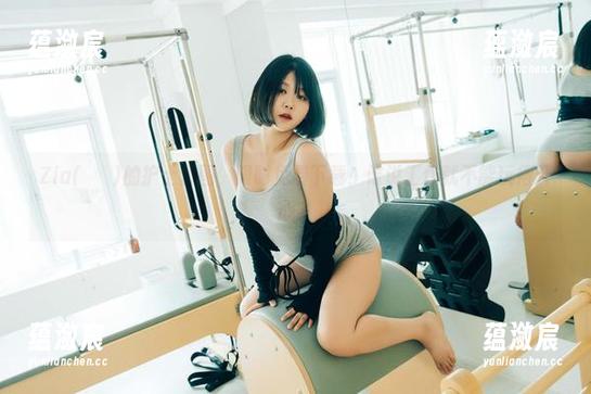 Zia(지아)的护士套图，限时免费下载！谁说工作就不能玩得开心？