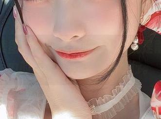这组美图，Wendy的腿直接就是散发魅力的武器，好好享受就行。