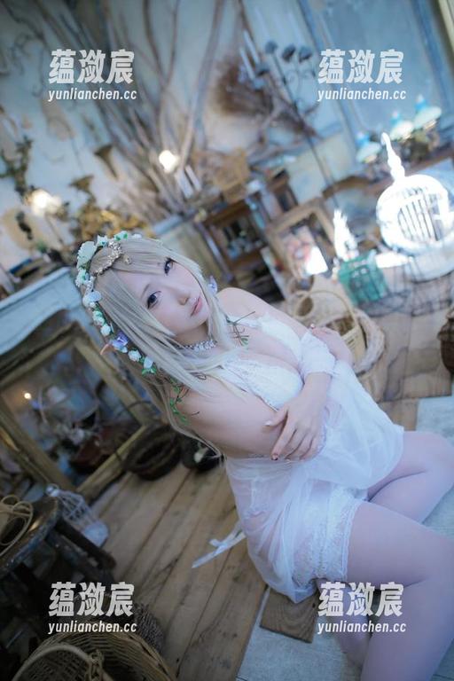 翻白眼看サク(saku)的白色，图片里静静流淌的清冷美。