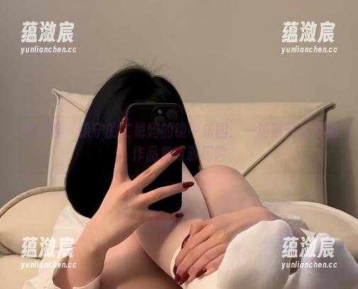 微密圈 - 保守的二舅妈的镜中乐园：一场别开生面的作品集资源探险