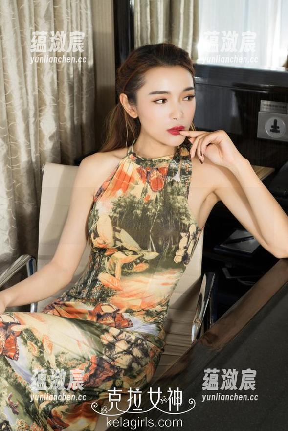 克拉女神 - 没想到孟君这么会穿，裤里丝这细节打动了我，原图果然是不一般！