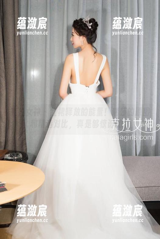 克拉女神 - 红裙释放的能量！瑞莎的原图和精选对比，真是够惊讶的。