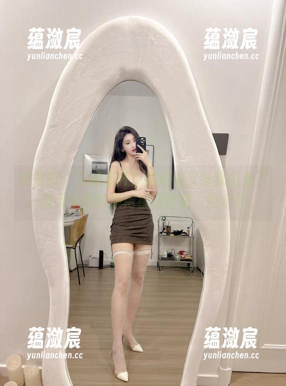 微密圈 - 温度飙升！周妍希又给我们来了一波无水印的旗袍福利图集，别走开。