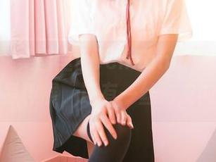 嗲囡囡 – 美图里的Jennanni_Jen，瑜伽不仅是伸展，还有一丝俏皮的气息。