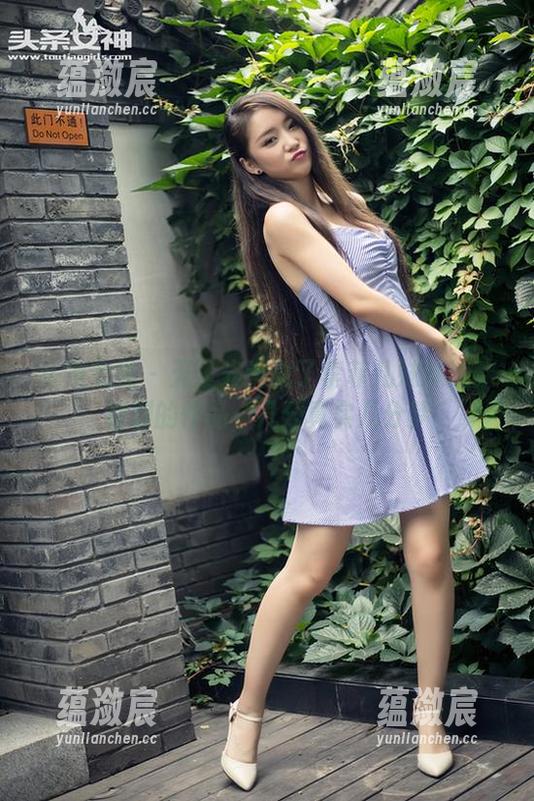 头条女神 - 无圣光造就了李菲儿妹妹这款特别的作品，几分真实几分梦