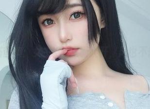 初秋穿搭图集：女主K的衣橱大开，风也不想走了！