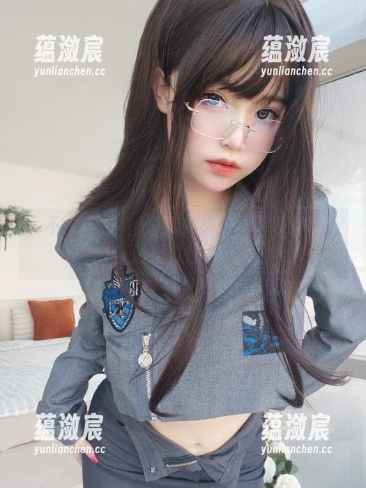 一不小心就被女主K的镂空原图吸引住了，最新力作太溜了