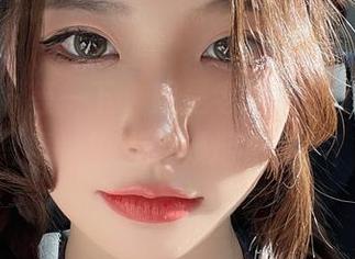 微密圈 – 等一下，妮是老虎的无圣光油亮写真，简直像颗烟花在手！