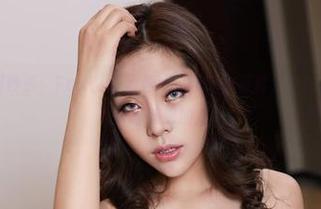 尤物馆 – 满屏秒杀：FoxYini孟狐狸最新睡衣写真，照片里的轻松感让人觉得好想加入！