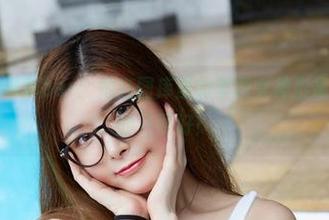 尤物馆 – 潘琳琳ber：她在图库里的丰腴女神形象，比你想象的还要好！