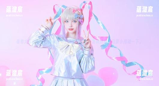 看着尤猫醒醒ovo女神的无圣光套图，我才发现这日子总要小搅动一下。