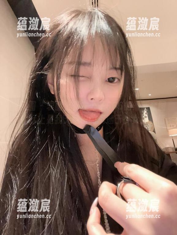 微密圈 - 表面上是左公子666的最新套图，实际上是我无意识的沉迷于少女的神情。