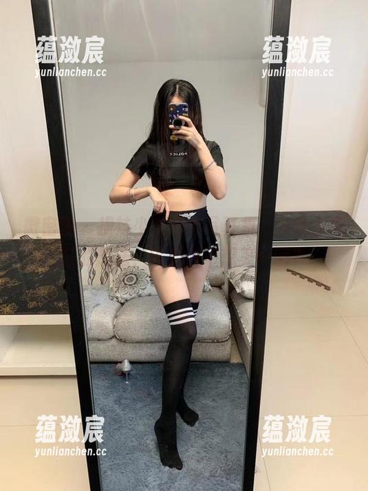 微密圈 - 提袜少女婚纱写真集，分享点疯狂的想法，毕竟谁不想美一回？
