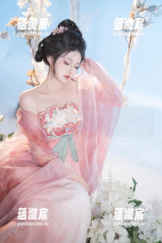 那对奶桃与星澜想来杯珍珠奶茶的甜罚，现在在图库等你！