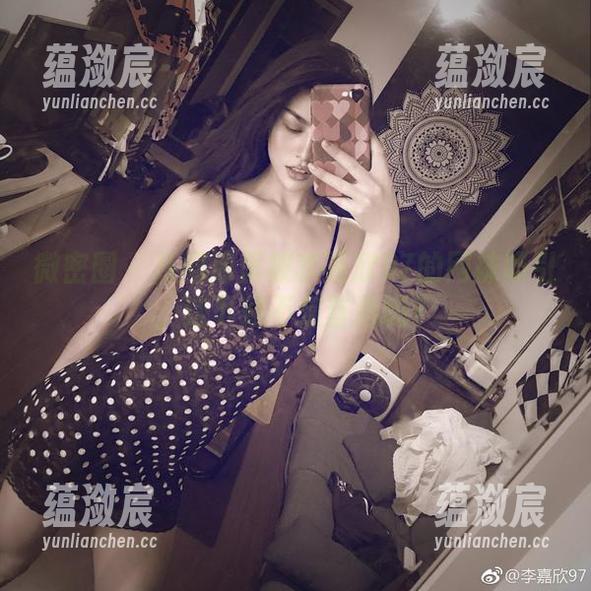 微密圈 - 从图库里被李嘉欣97的网袜吸引，这下载不是首选吗？