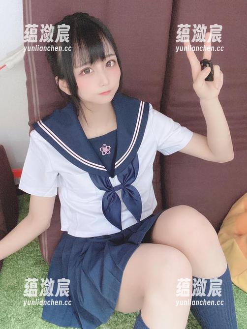 看来柳丸的礼服写真，不只是衣服，还是种看剧的乐趣！
