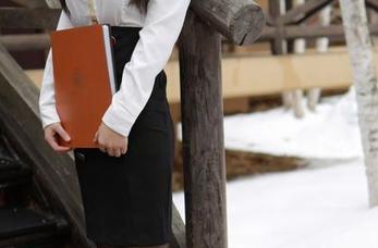 模范学院 – 田园诗般的高清：白子嫣nicky和她的裤里丝之梦
