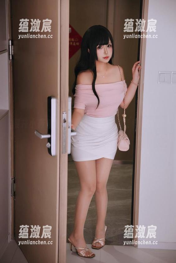樱井小莜来奇幻秀场：原图与柴郡魔术师的另类套路