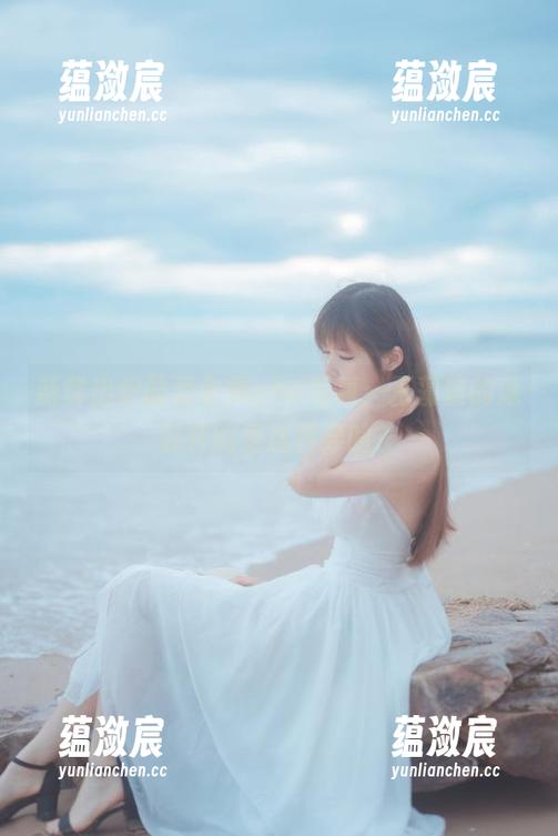 新鲜出炉的爱老师phd写真：玉藻前的泳装真的是这样穿的？