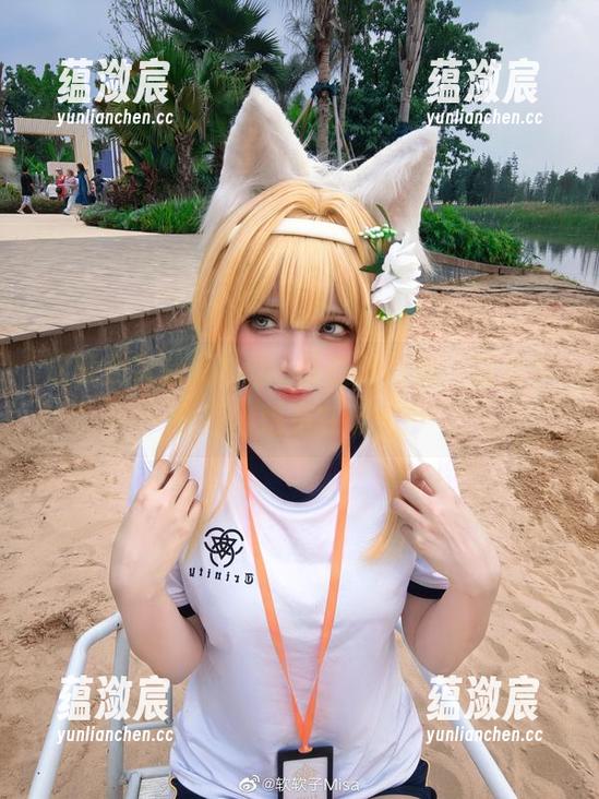 这就是特软儿Sona的最新图册，巫女？看得出她是在玩火。