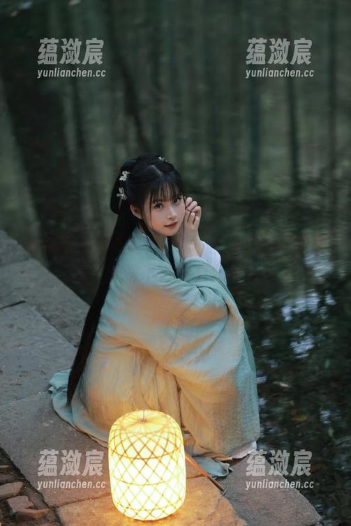 被白莉爱吃巧克力圈粉，关小雨cos限量版，快来下载，只此一波！