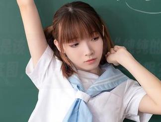 我是不是该下载祖木子的“纯纯的女孩”套图，然后好好自省一下呢？