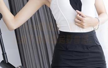秀人网 – Elise谭晓彤，豹纹美图，真正让我下意识想起野兽派。