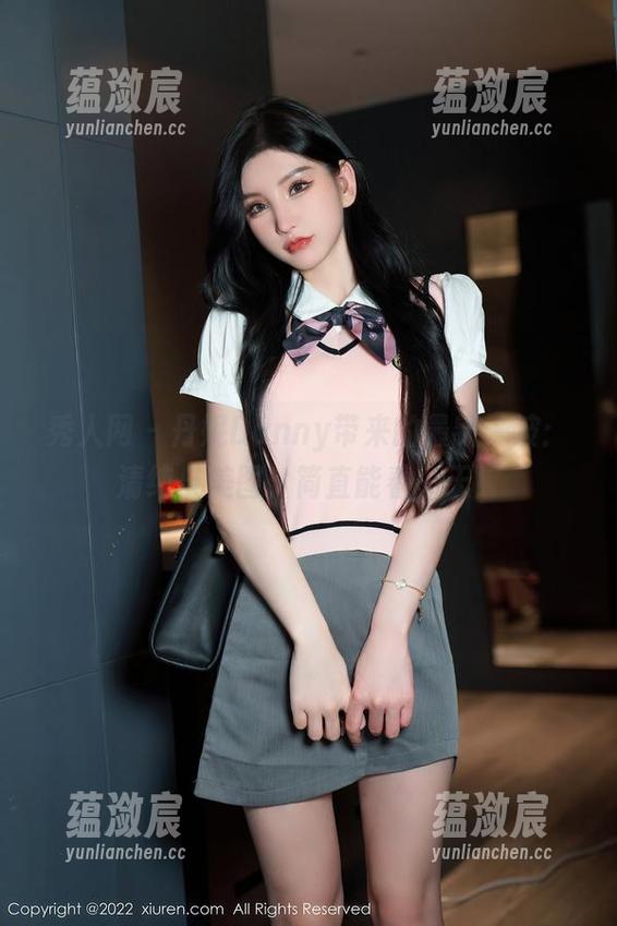 秀人网 - 丹妮Danny带来的最新一波：清纯与美图，简直能看一天！