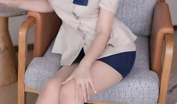 秀人网 – 俞漫的高清写真，白色就像是焦点，但她的目光才，更让我停留。