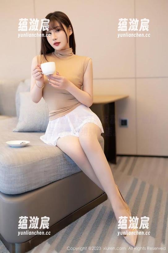 秀人网-土肥圆矮挫穷 秀人网 - 土肥圆矮挫穷泳衣套图——萌趣与性感的绝妙邂逅。
