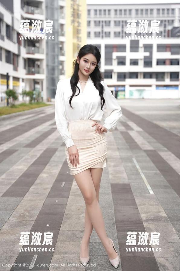 秀人网 - 奈奈Fox瑜伽写真：我只想在高清里找回那点点自信