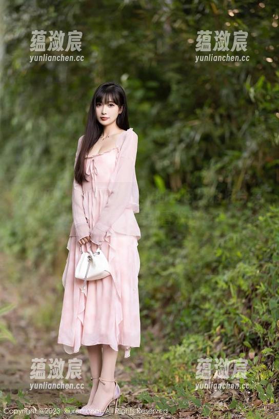 秀人网 - 徐莉芝Booty的白色压箱底合集，摄影师是不是都喜欢这色？
