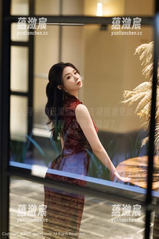 秀人网 - 油田溪溪的连衣裙图集更新：裙子和我，谁能打败谁？
