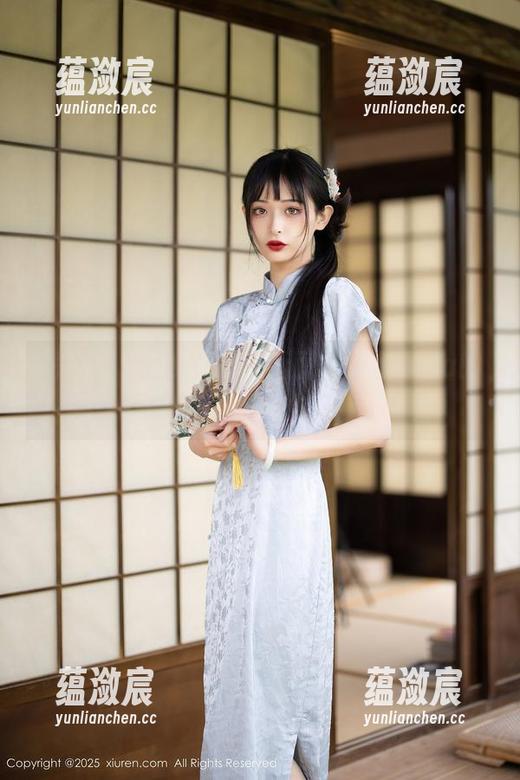 秀人网 - 用免费拼出画面，涵涵Luna的白色作品带你飞！