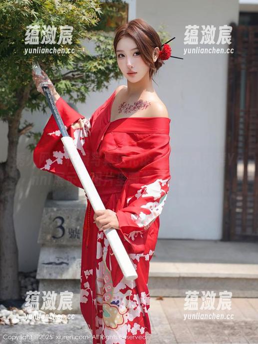 秀人网 - 校服写真进化论：最新王馨瑶Yanni展示，图片里藏着不少小心机。