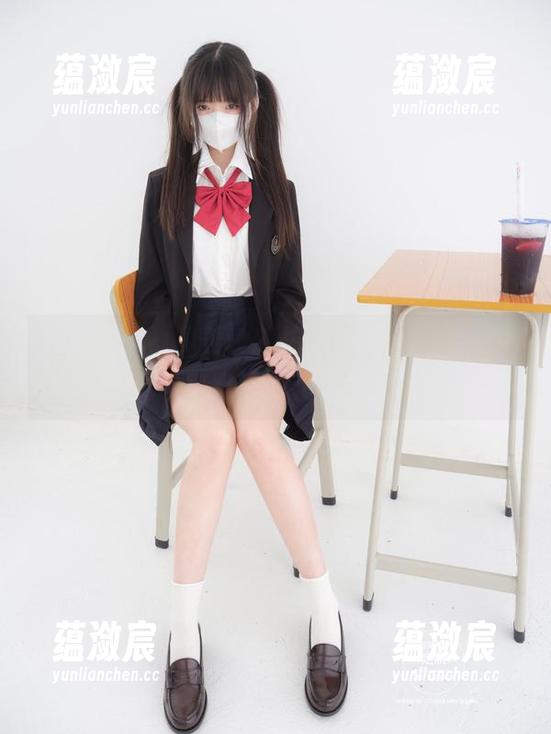 紧急企划 - 见希w旅拍精选：走出家门，发现原来路边的花有点想我！