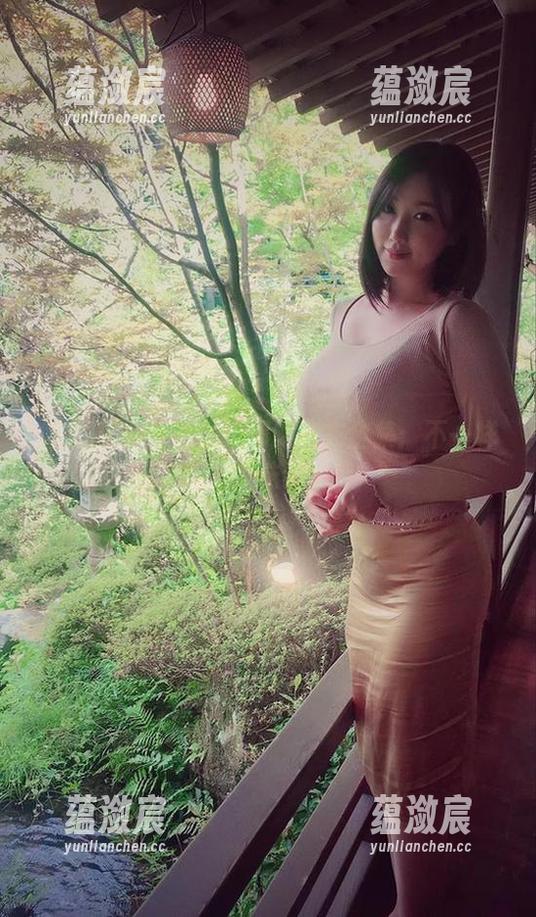 微密圈 - 紫色哒豚豚的皮衣全集：不一样的味道