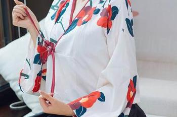 花漾show – 奶牛主题？朱可儿Flora的新图包，牛气冲天，穿搭也不随便！