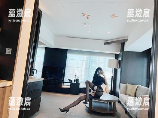 微密圈 - 看葛征如何在“运动”里溜达，下载别忘了带水壶哦！